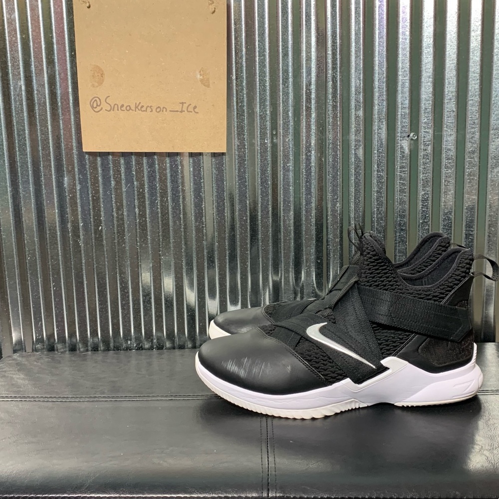 Nike lebron Soldier